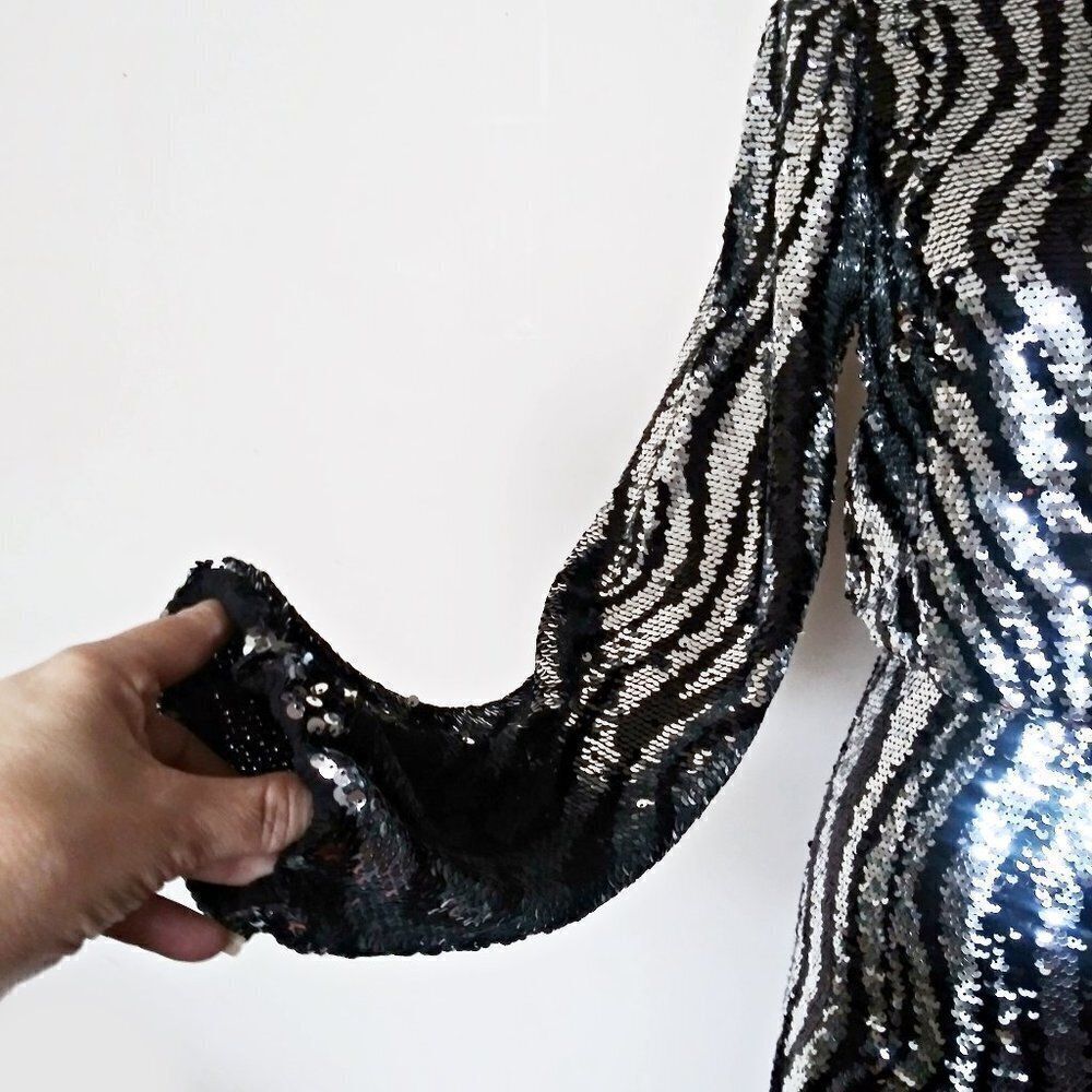 TED BAKER Sequin Mini Dress Animal Striped Print Mock Neck LS Silver Sz 0-2 / XS - Picture 7 of 16